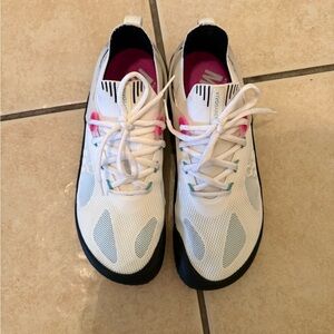 MOTUS Strength shoes